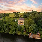Ferienhaus Large Luxury Lakeside To Sleep 10 People *