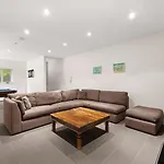 Large Luxury Lakeside To Sleep 10 People