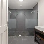 Large Luxury Lakeside To Sleep 10 People