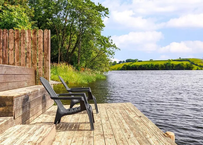 Prázdninový dům Large Luxury Lakeside To Sleep 10 People *