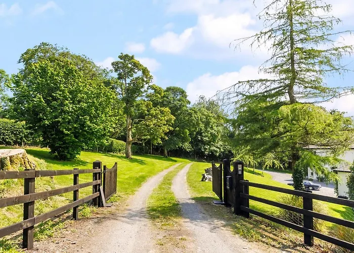 Prázdninový dům Large Luxury Lakeside To Sleep 10 People *