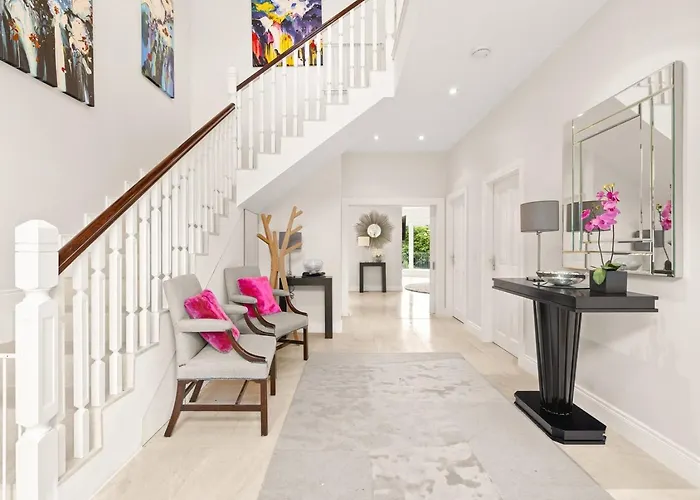 Large Luxury Lakeside To Sleep 10 People Prázdninový dům *