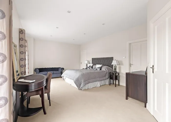 Large Luxury Lakeside To Sleep 10 People Prázdninový dům Shercock