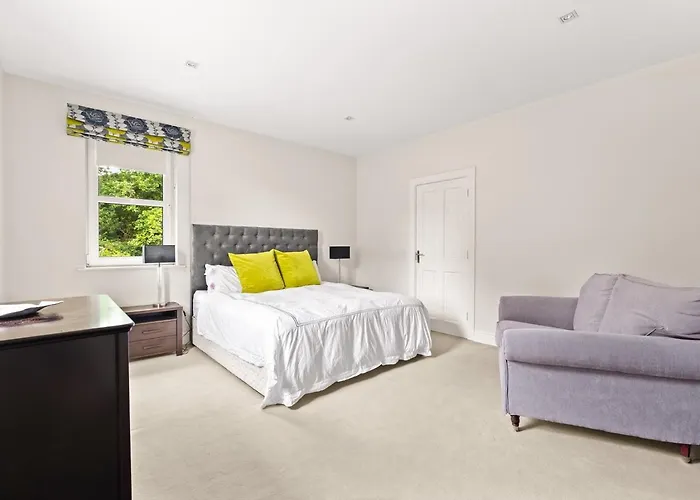 Prázdninový dům Large Luxury Lakeside To Sleep 10 People *