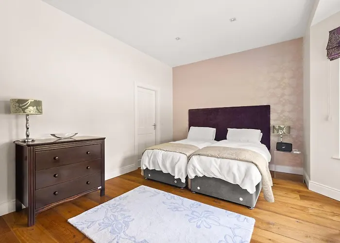 Large Luxury Lakeside To Sleep 10 People Shercock