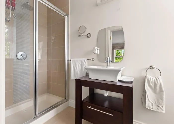 Prázdninový dům Large Luxury Lakeside To Sleep 10 People